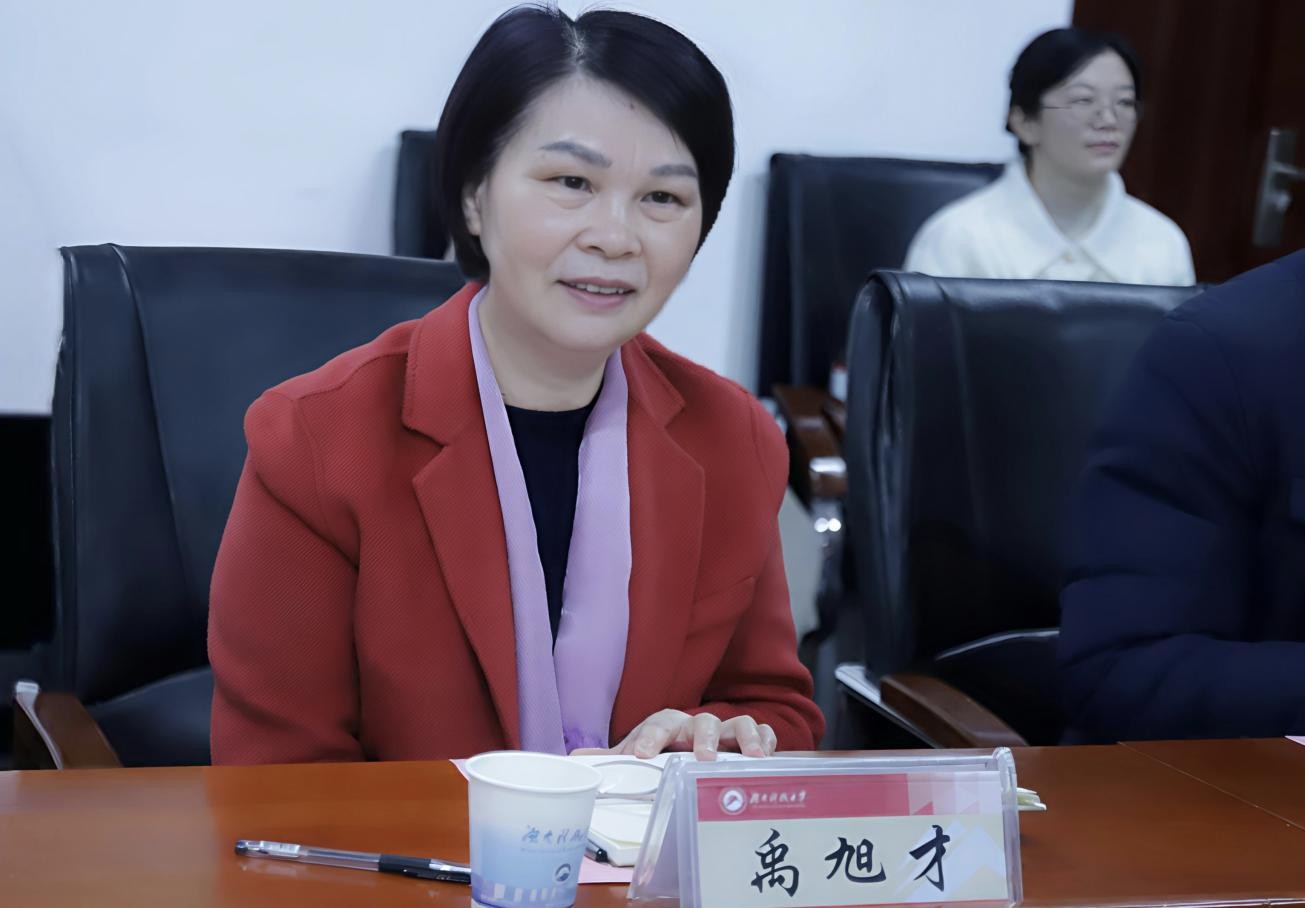 abb7f61d69db43dcb994f3cf3920d5e0.jpg abb7f61d69db43dcb994f3cf3920d5e0.jpg